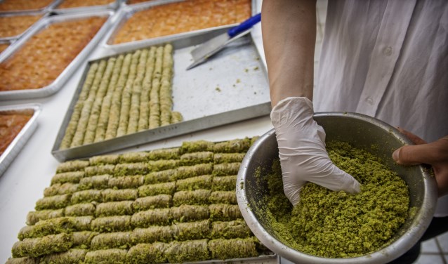 Baklava, een traditioneel zoet gerecht dat meestal gegeten wordt als dessert in de Balkan en het Midden-Oosten.