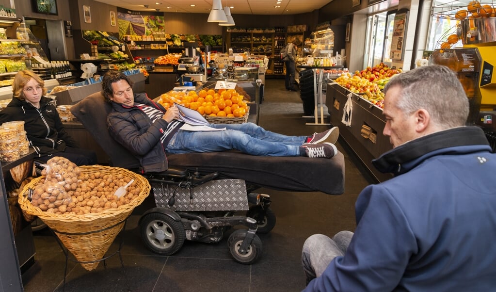 De gehandicaptenraad checkte woensdag zeven winkels op toegankelijkheid, waaronder de groente- en fruitwinkel Klarenbeek.