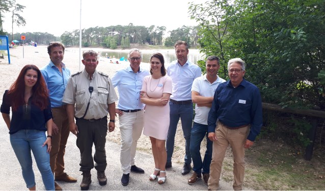 Management, toezichthouder, exploitant, YMCA en adviseur hebben plannen ontwikkeld voor de toekomst van het Henschotermeer..