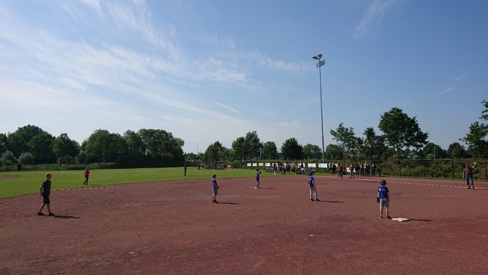 Beeball scholen toernooi bij The Red Caps te Leusden
