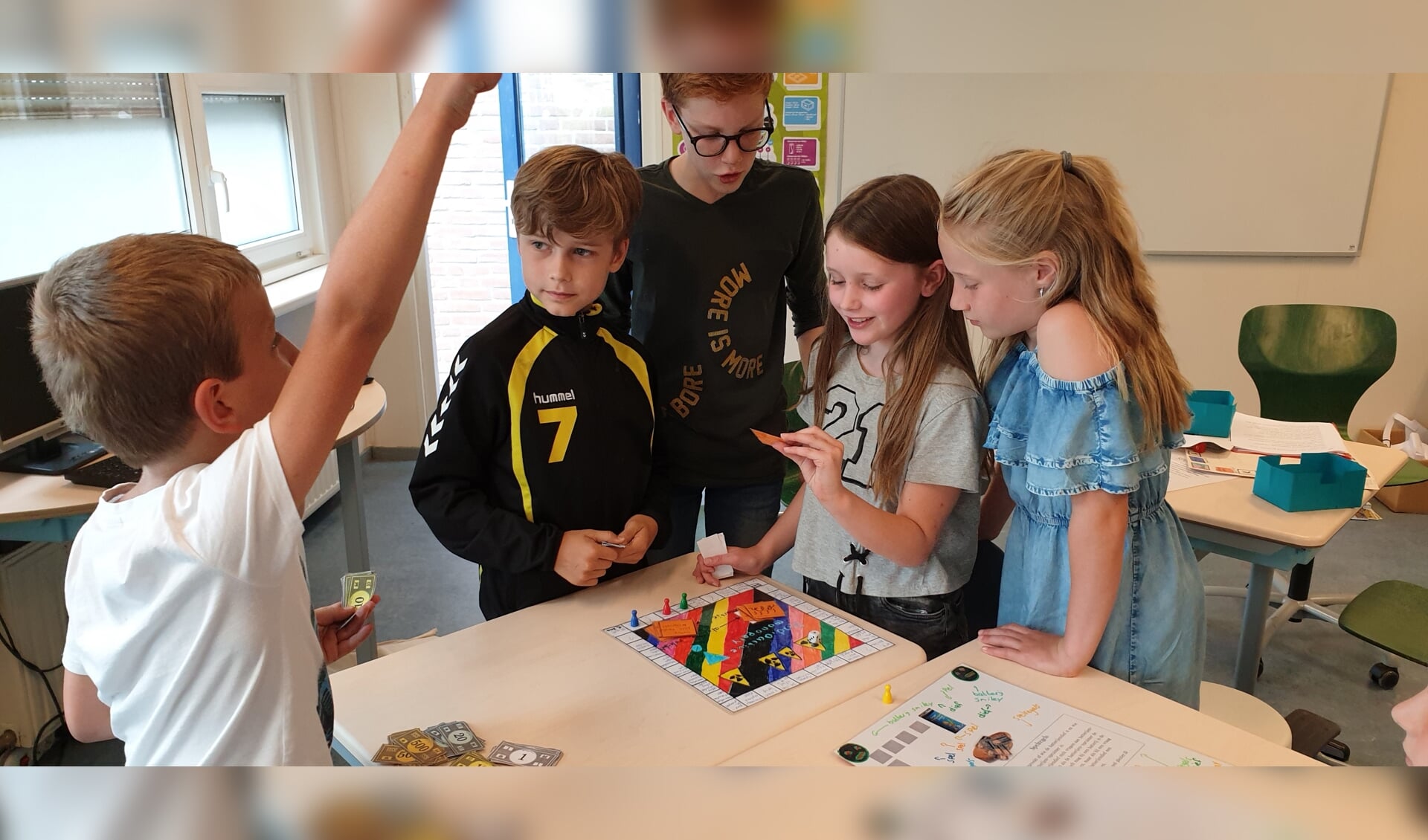 Leerlingen van de plusklas van de Jan Ligthartschool in Woudenberg hebben allerlei ideeën bedacht om afvalscheiding te verbeteren.