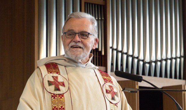 Pastor Adri Verweij gaat nog regelmatig voor in diensten in de hele regio.