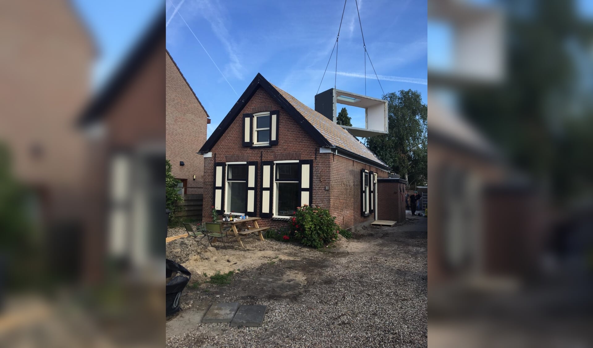 Huisje aan Boomgaardweg 11 in Odijk krijgt in 4 modules een woonkamer afgeleverd