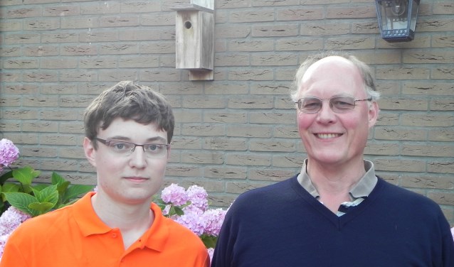 Jippe met zijn vader Han Hoogeveen.