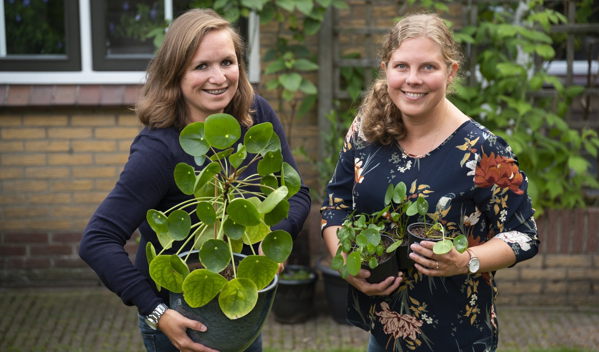 Thalina en Nanouschka Wamelink, de initiatiefnemers van het populaire ruilplatform Planten- en Stekjesruil.