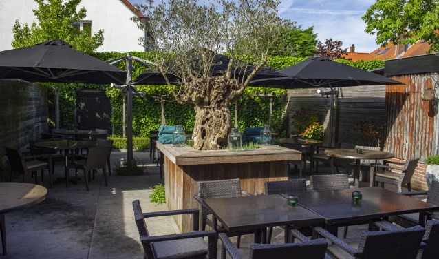 Het restaurant biedt ook de mogelijkheid om buiten te dineren