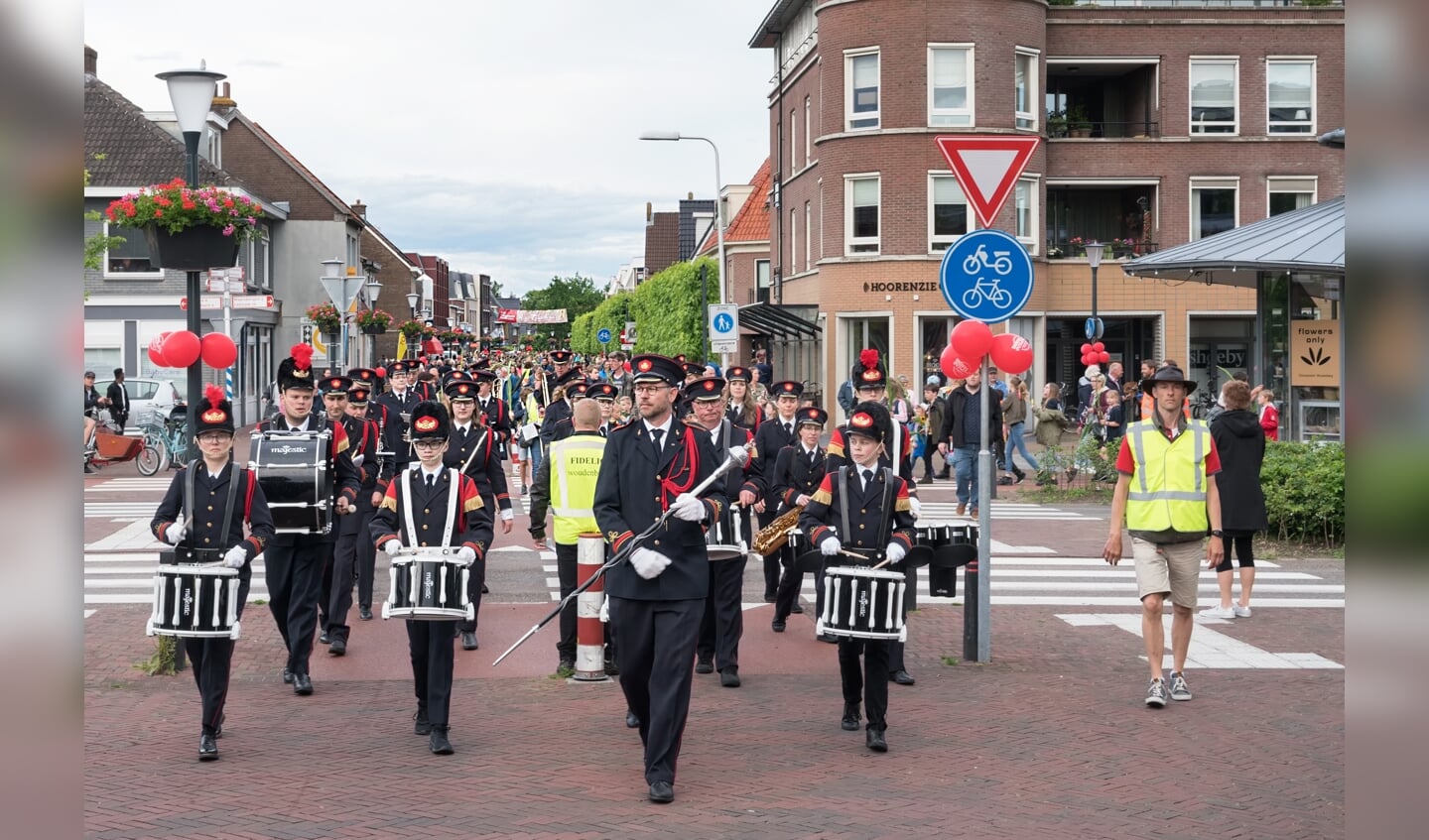 overvolle gezellige winkelstraten