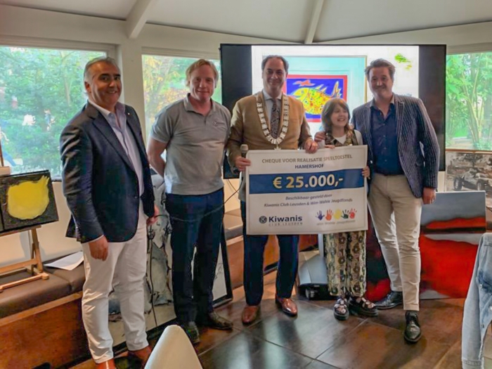 Kiwanis Club Leusden en het Wim Wahle Jeugdfonds schenken € 25.000 t.b.v. een modern speeltoestel in de vernieuwde Hamershof