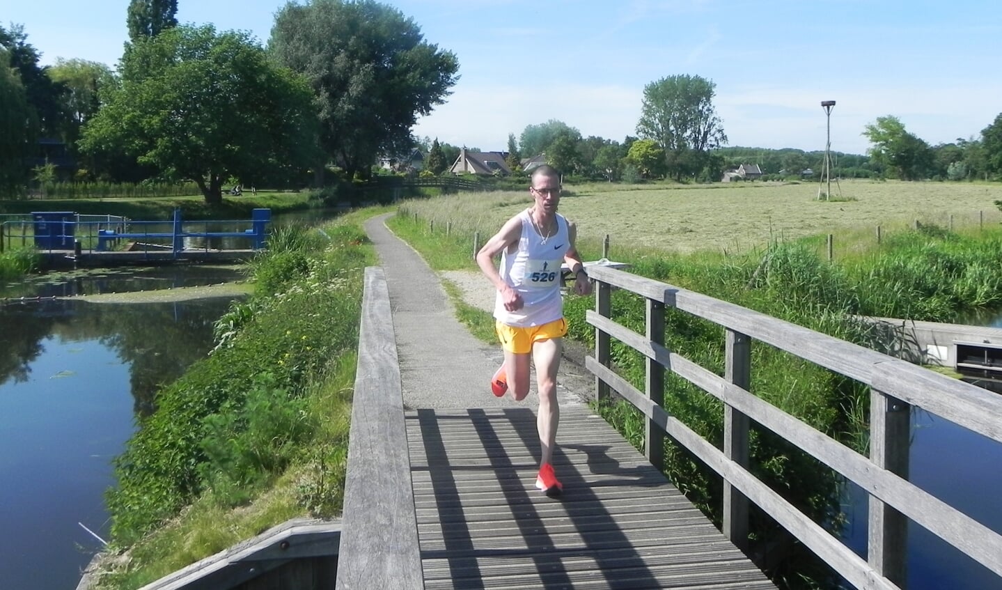 Colin Bekers uit Teteringen was de onbetwiste winnaar op de 10 kilometer loop. 