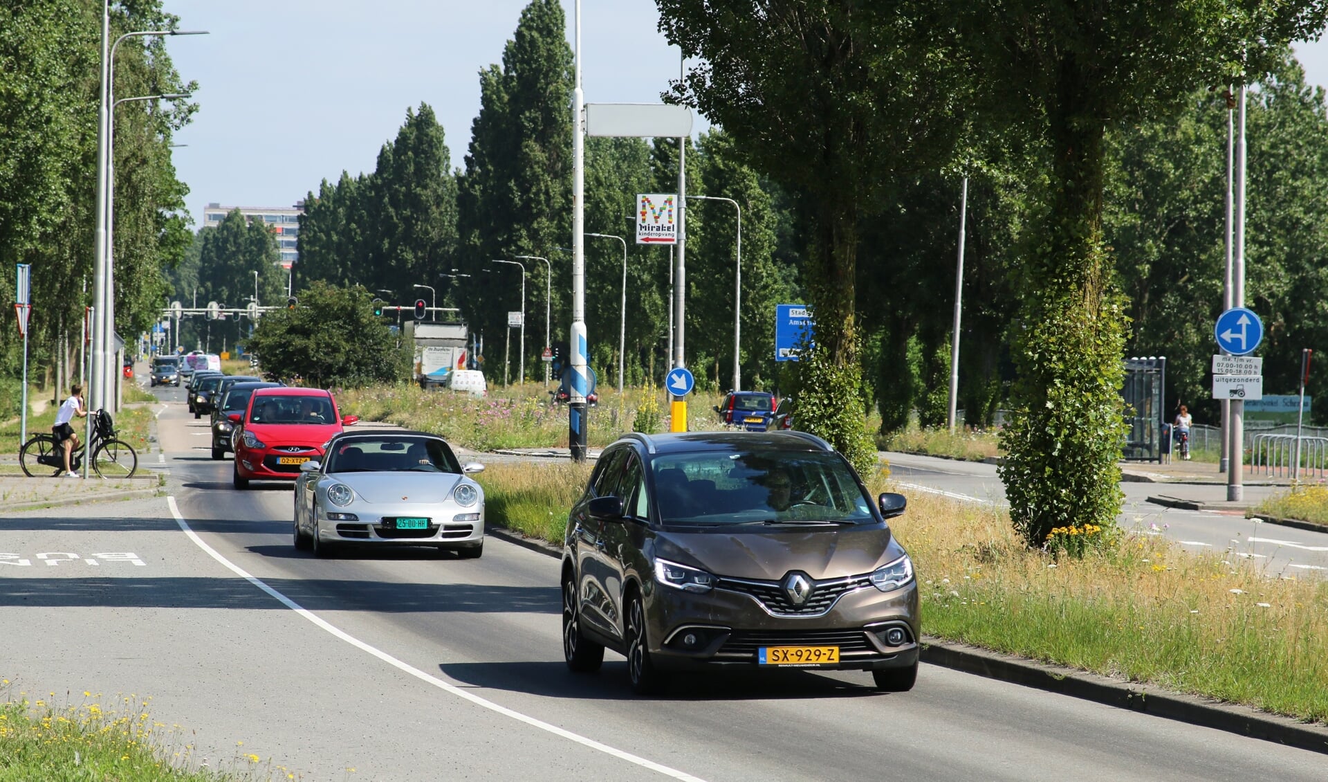 Het college wil de Bovenkerkerweg verbreden naar twee keer twee rijbanen.