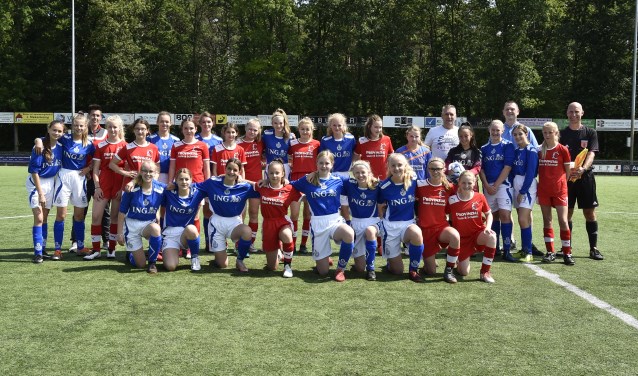 Er werden twee voetbalduels gespeeld. SO Soest won met 10-1 en verloor met 0-1.