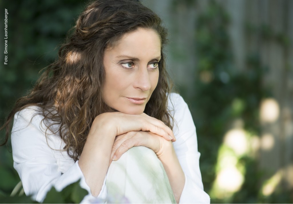 Op 10 en 11 januari brengt Pia Douwes samen met pianist Bernd van den Bos haar mooiste liedjes in de Edesche Concertzaal.