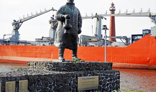 Het vissersmonument staat symbool voor de op zee gebleven visserslui.