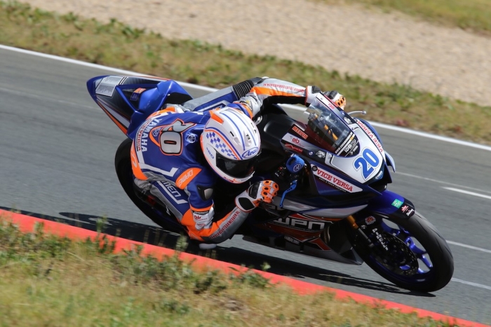 Melvin van der Voort in actie in Oschersleben