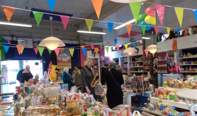 Stichting Speelgoedbank Haarlem viert haar vijfjarig jubileum met een groot Lustrumfeestjaar met diverse feestelijke activiteiten.