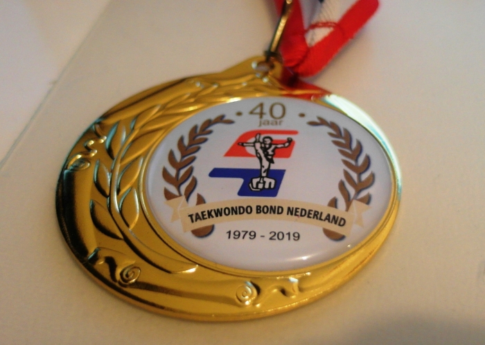 Ter gelegenheid van het 40e jaar speciale Gouden Medaille