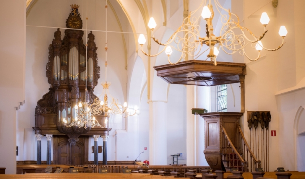 De Grote Kerk met het orgel uit 1756