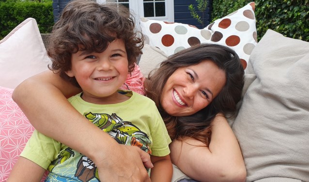 Roos samen met zoon Levi