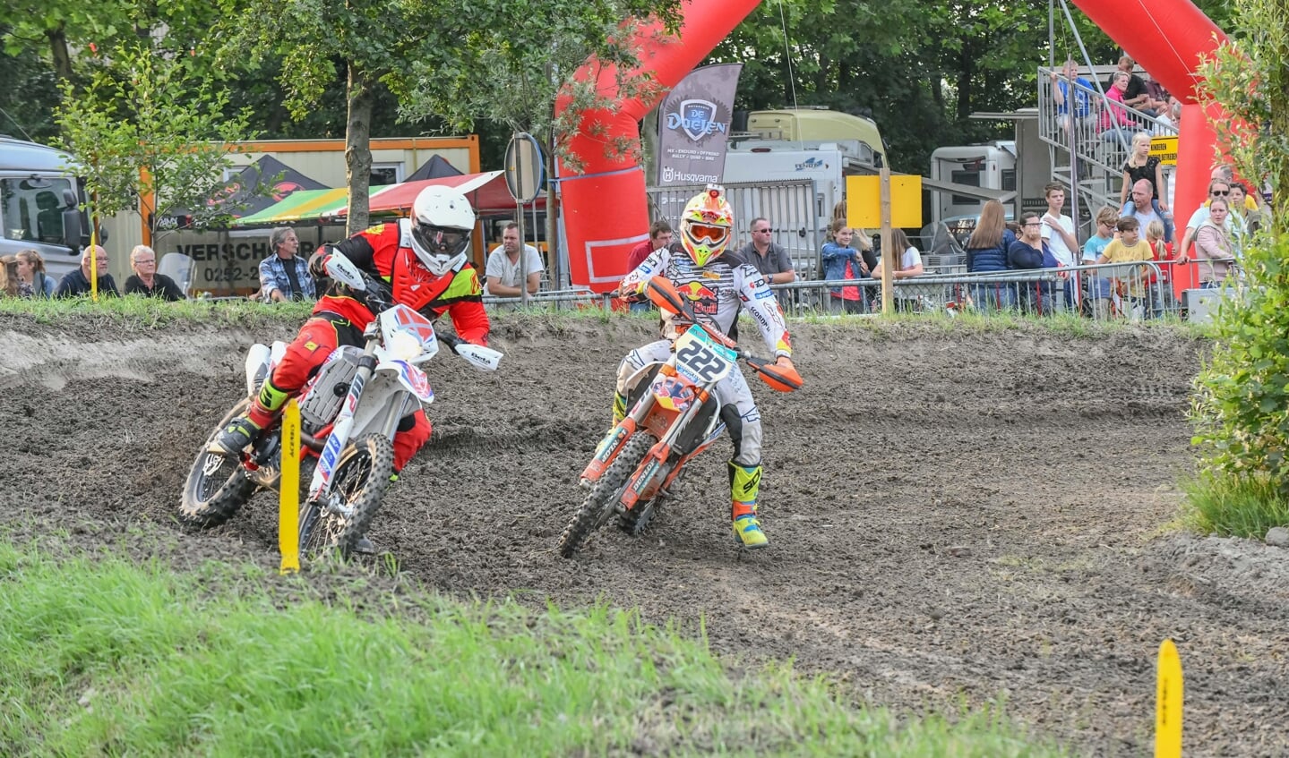 Spektakel gegarandeerd tijdens de Motocross.