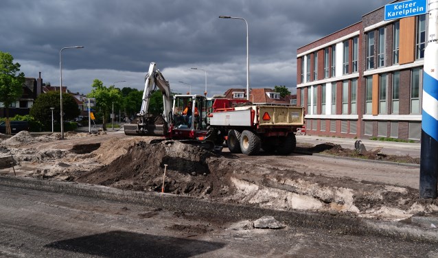 In mei was de aanleg van de rotonde op het Keizer Karelplen in volle gang.