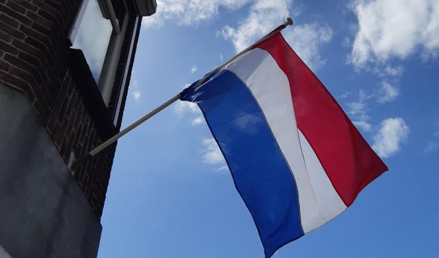 De Nederlandse vlaggen wapperden in de Sliedrechtse straten.