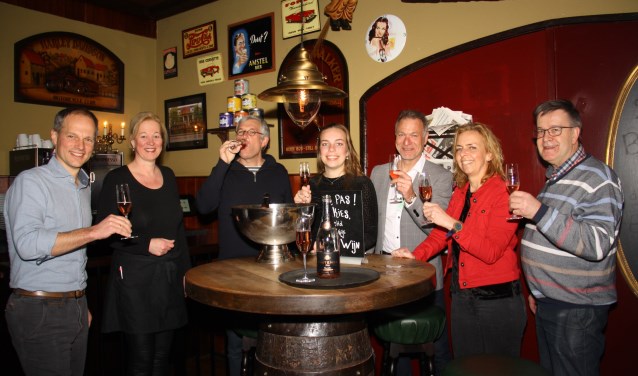 Een alcoholvrije toast na IkPas.