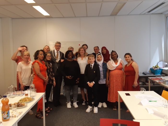Lesgroep NVA met de door hen uitgenodigde burgemeester