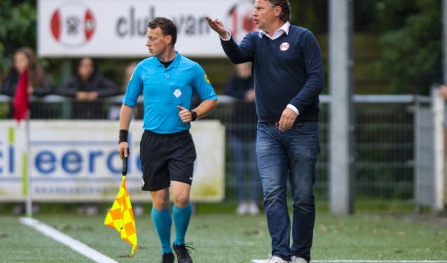 Raymond Prins heef het geflikt; hij gaat samen met Hoogland naar de Derde Divisie. ,,Een unieke prestatie en echt zo'n seizoen waarvan je over twintig jaar zegt: 'weet je nog...'