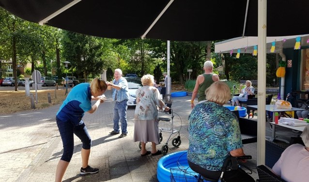 Vorige zomer vermaakten personeel en bewoners zich prima tijdens de warmte.