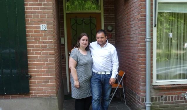 Eigenaars Lea en Arie Boogaard voor Huize Marijke in Doorn.