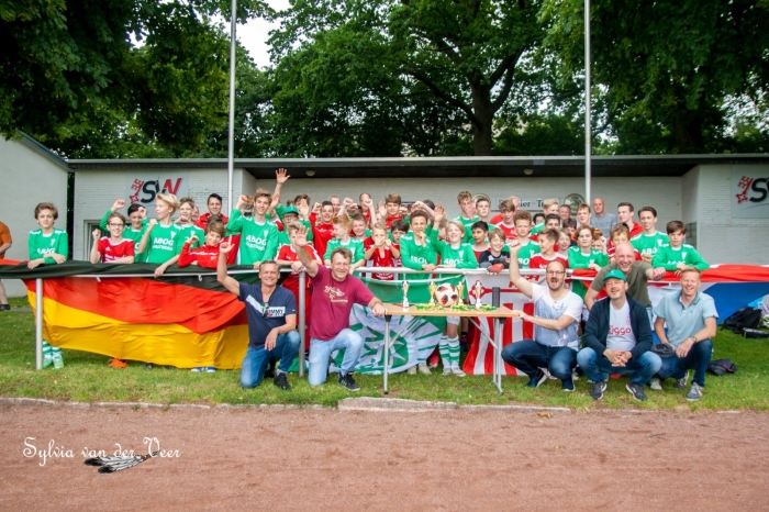 Jeugdteams van VVZ'49 en SV Westfalia