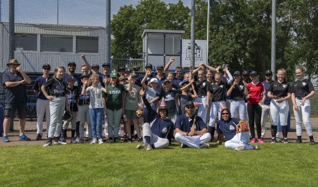 Spelers en kinderen hebben genoten van de clinic bij RCH Pinquins