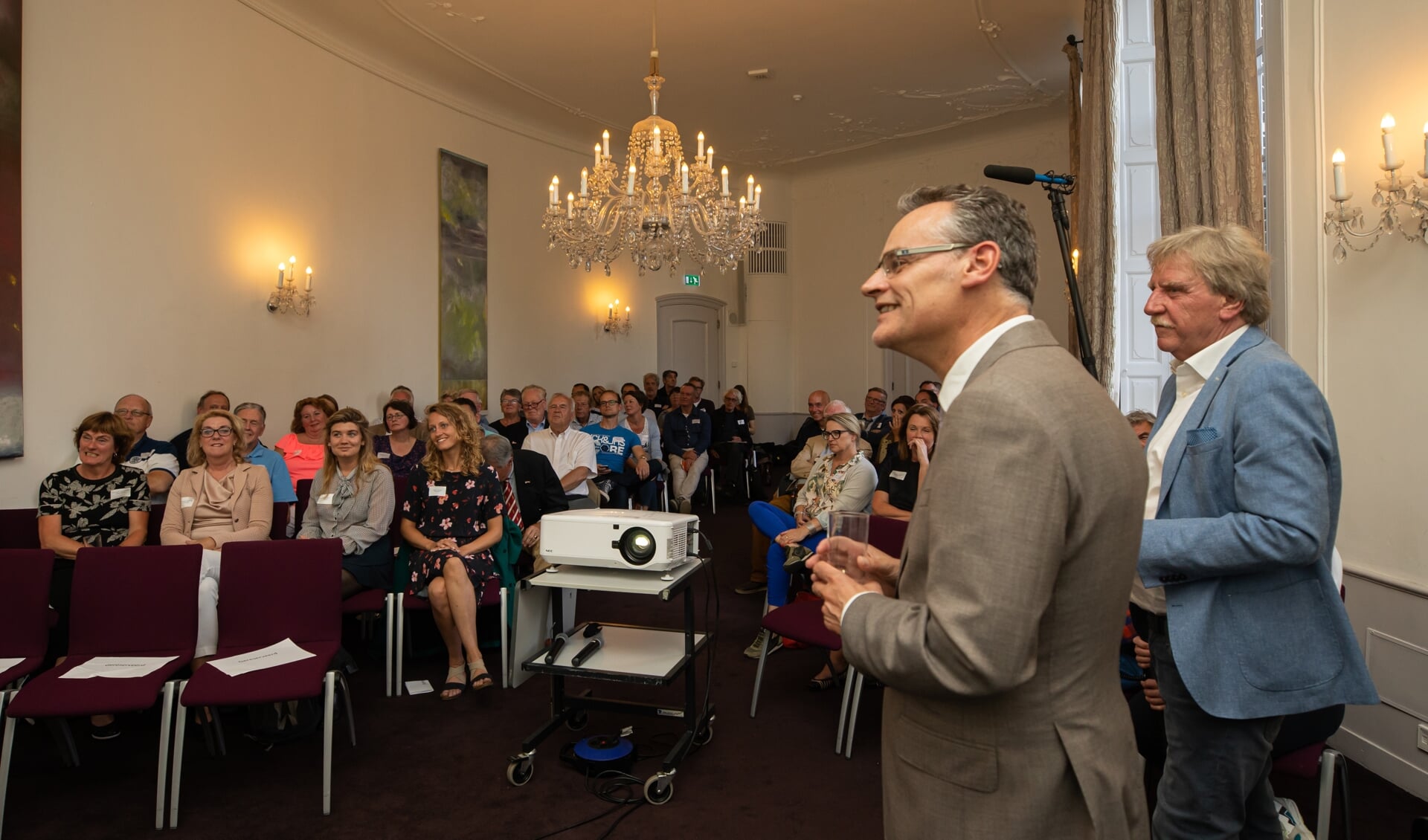 Wethouder Erwin Jansma en Awareness eigenaar Jan Eikema op 17 juni 2019 bij de start van het participatietraject.