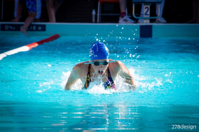 Sophie Hoekstra op de vlinderslag