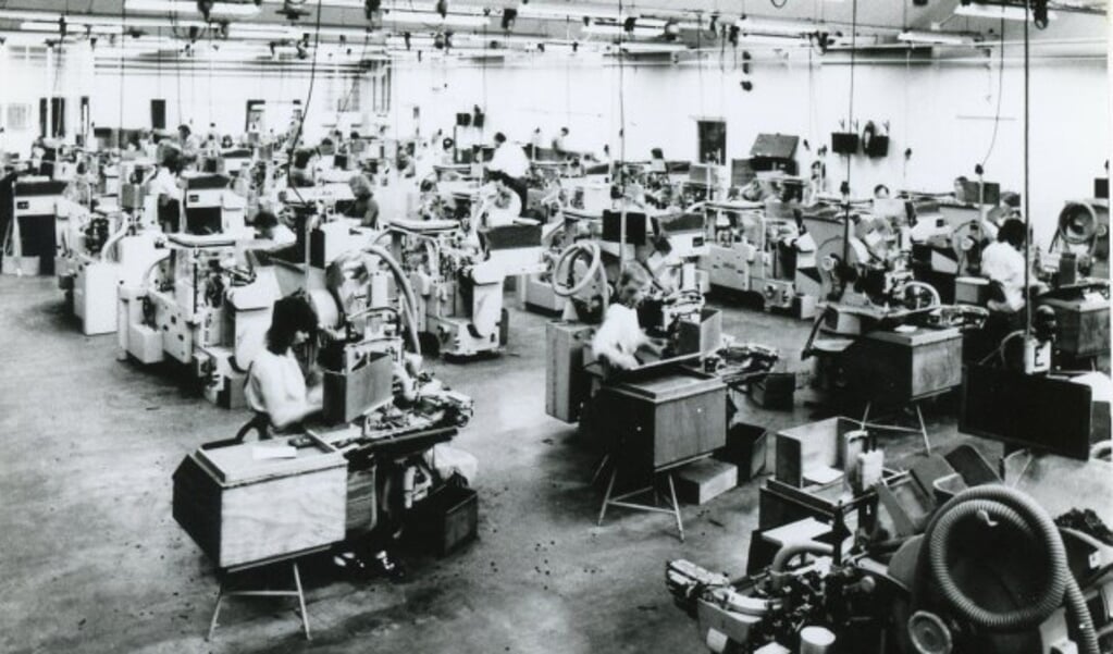 In de Ritmeesterfabriek tussen 1955 en 1960. (Foto's: archief HVOV)
