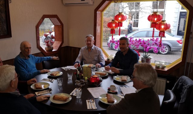 Het loempiaberaad is één van de activiteiten die zou verdwijnen bij het opheffen van Amerongen Inspireert.