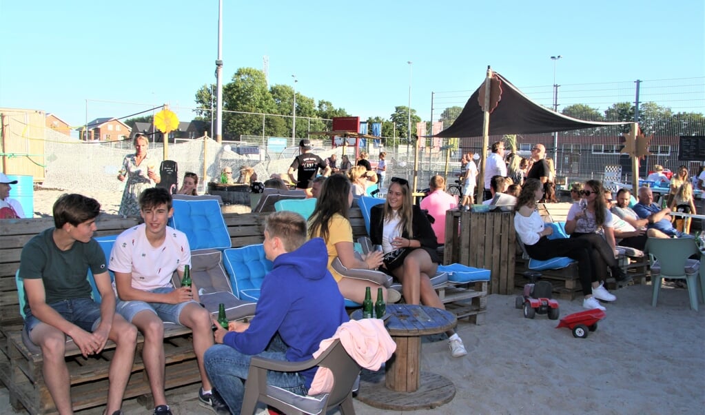 Het strand is elke vrijdag, zaterdag en zondag in juli vanaf 16.00 uur open.