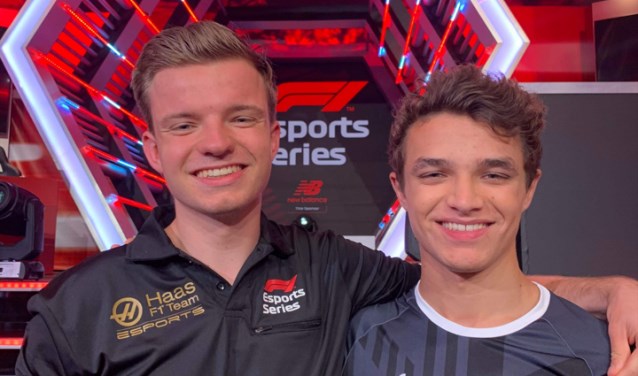 Twee snelheidsduivels naast elkaar: Floris Wijers (links) uit Soest en de Brits-Belgische F1-coureur Lando Norris met wie hij via social media regelmatig contact heeft.
