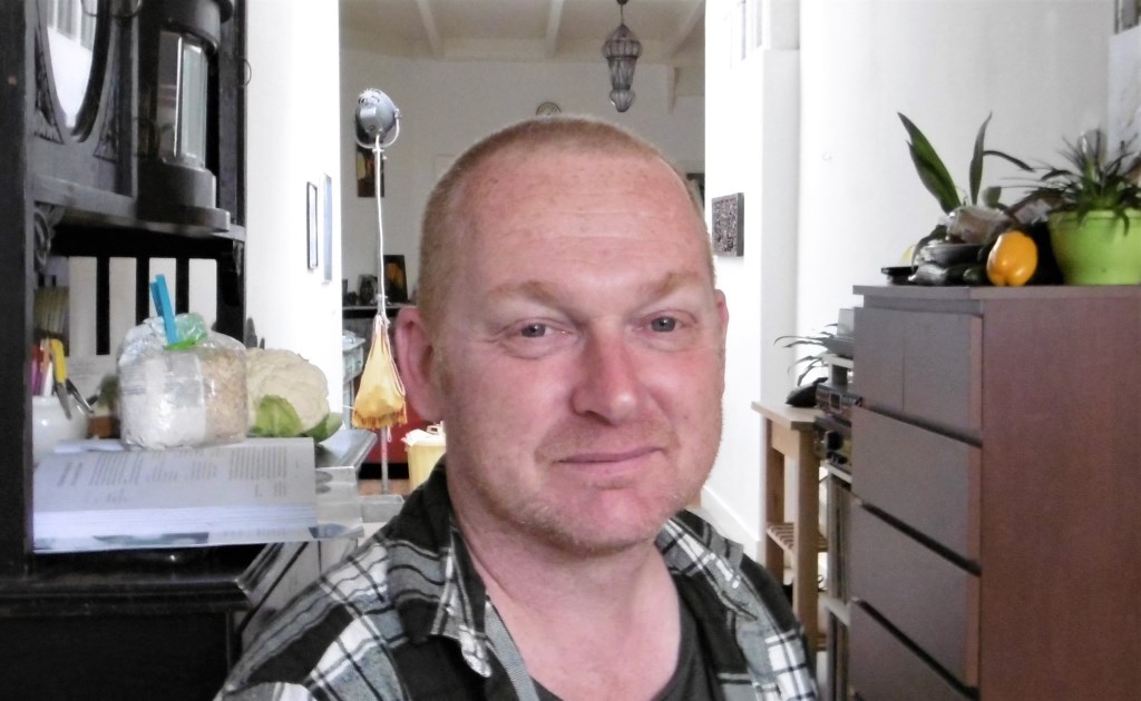 Rob Molenkamp thuis, kort na zijn vertrek uit de SP.