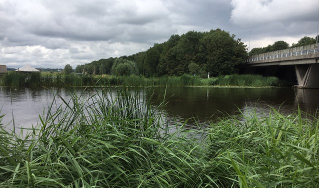 Zuidzijde A9, aan de kant van de Ronde Hoep