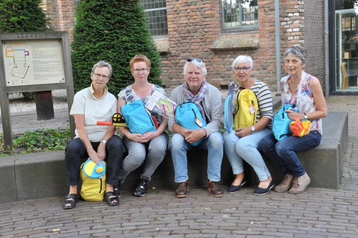 Anneke Kievith , Marlies Schimmel(initiatiefneemster), Reinier van Kuyk (bestuur Voedselbank UHR) , Magda Roestenburg (acquisitie Voedselbank Leersum/Amerongen) en Lieneke Overweel .