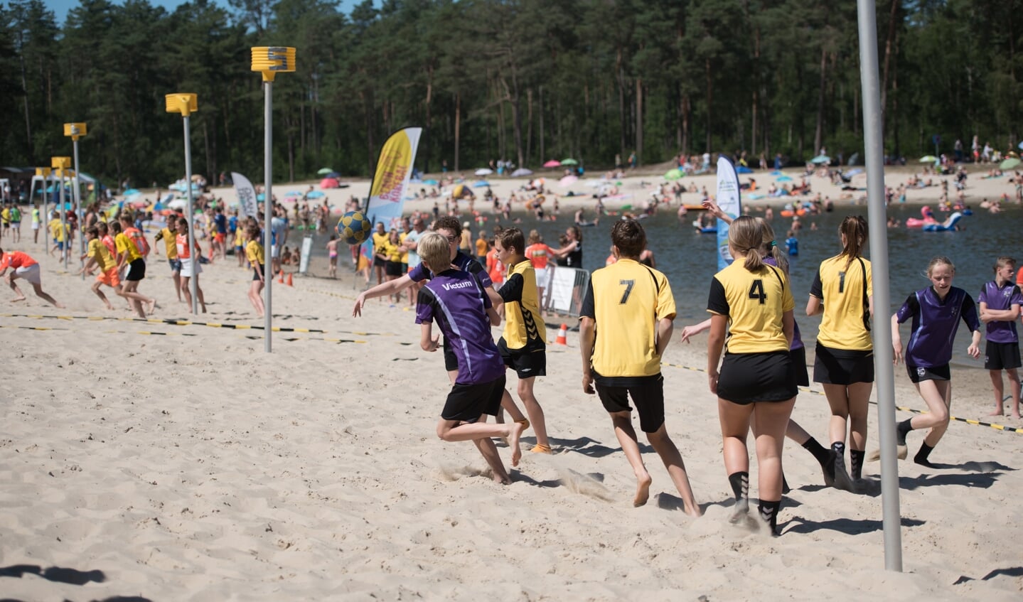 Het is dit jaar de zesde keer dat het beachkorfbaltoernooi wordt gehouden.