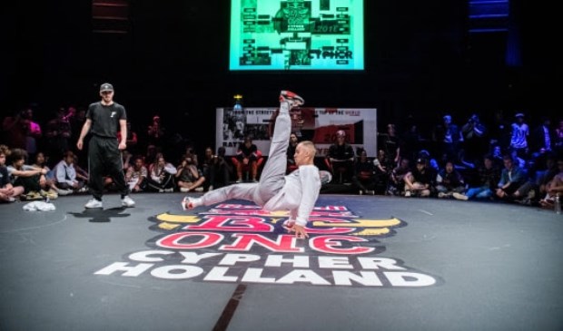 B-boy Joey tijdens de Red Bull BC One Holland Cypher in 2018.
