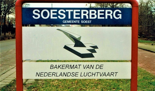 De onderborden zijn verdwenen. Soesterberg heeft steeds minder affectie met de gemeente Soest, zo lijkt het.