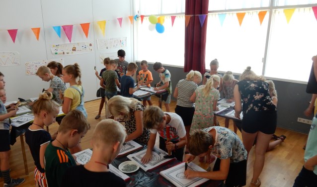 Creatief bij de Vakantie Bijbel Week.