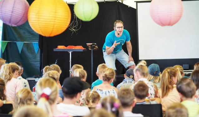 * Foto ter illustratie