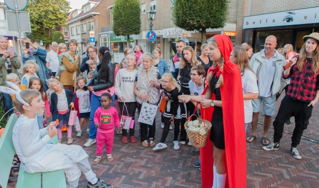 Zaterdag is er weer reuring in de Laanstraat.