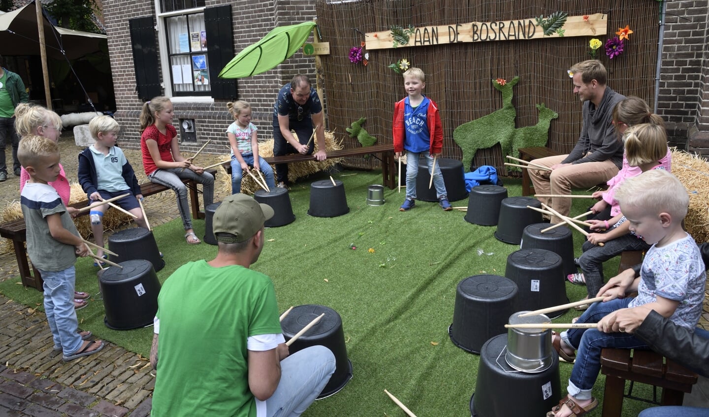 BOOM IN’ feest in het centrum van Putten, een initiatief van VVV Putten en Cultuurkust i.s.m. WCP.
