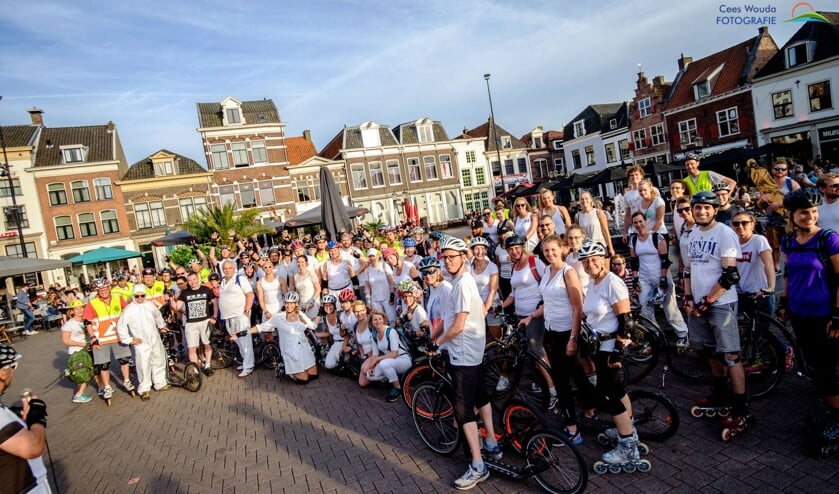 De laatste editie van 033 Skate, met z'n allen in het wit gekleed.