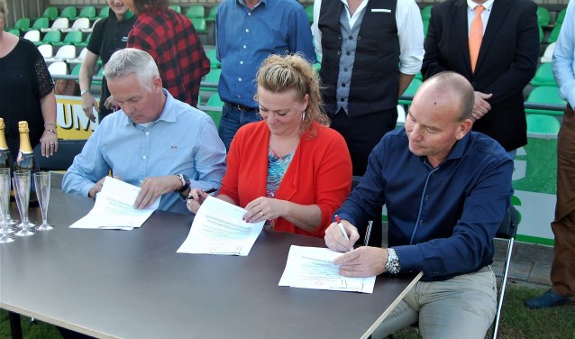 Unieke samenwerking CDW, SVF en SVL: Vrouwen Voetbal Duurstede